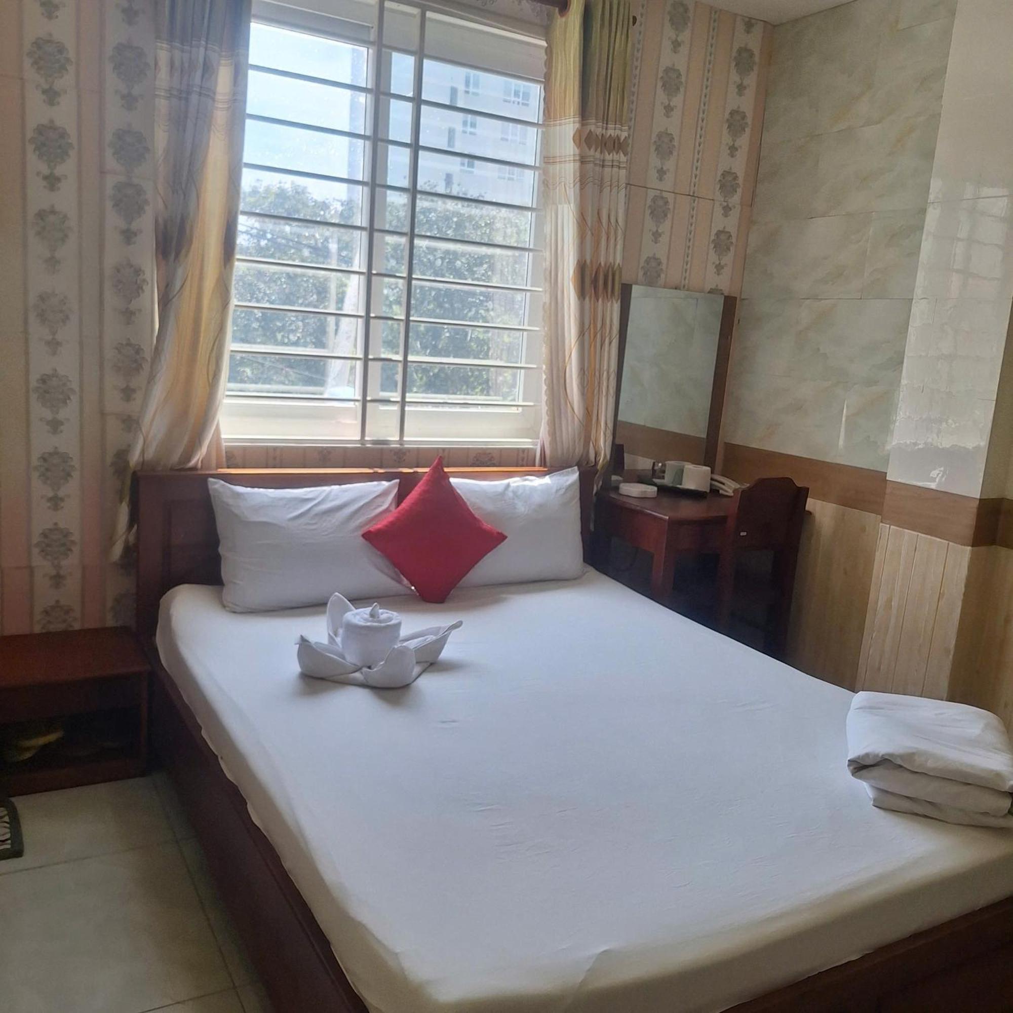 Damry Hotel Ho Chi Minh City Bagian luar foto