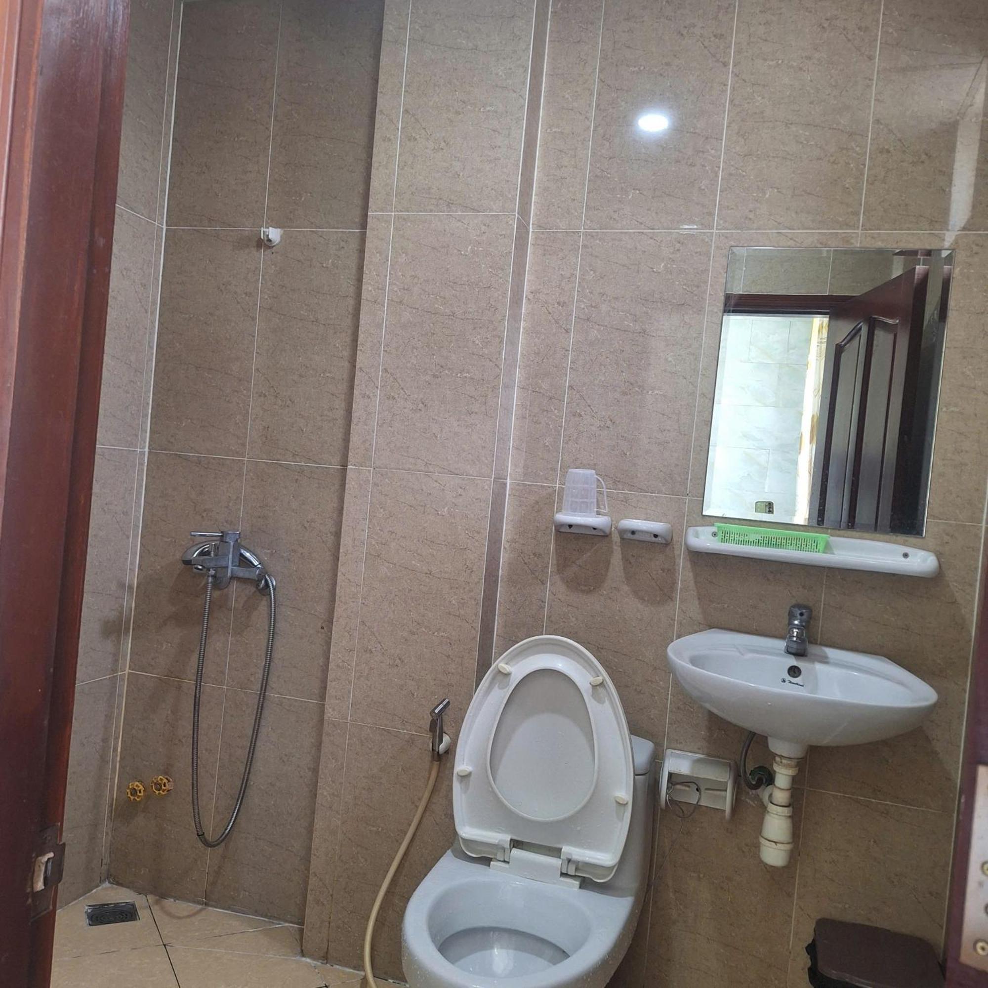 Damry Hotel Ho Chi Minh City Bagian luar foto